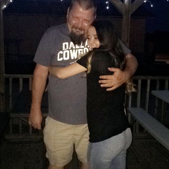 Meet your Posher, Kayla - Picture 2 of 4